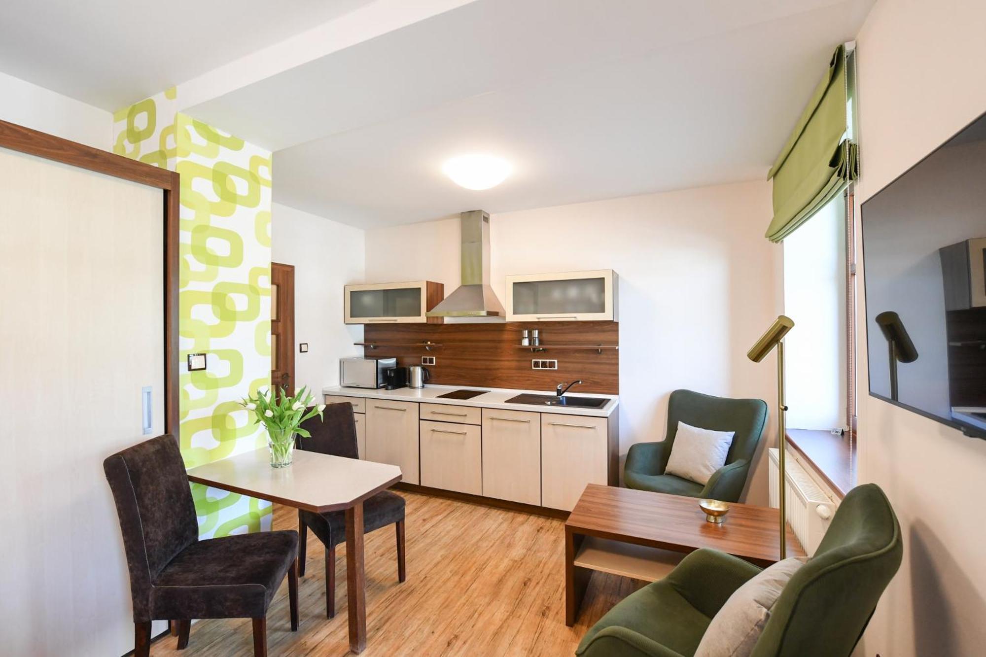 Apartmany Na Seniku トレボン エクステリア 写真