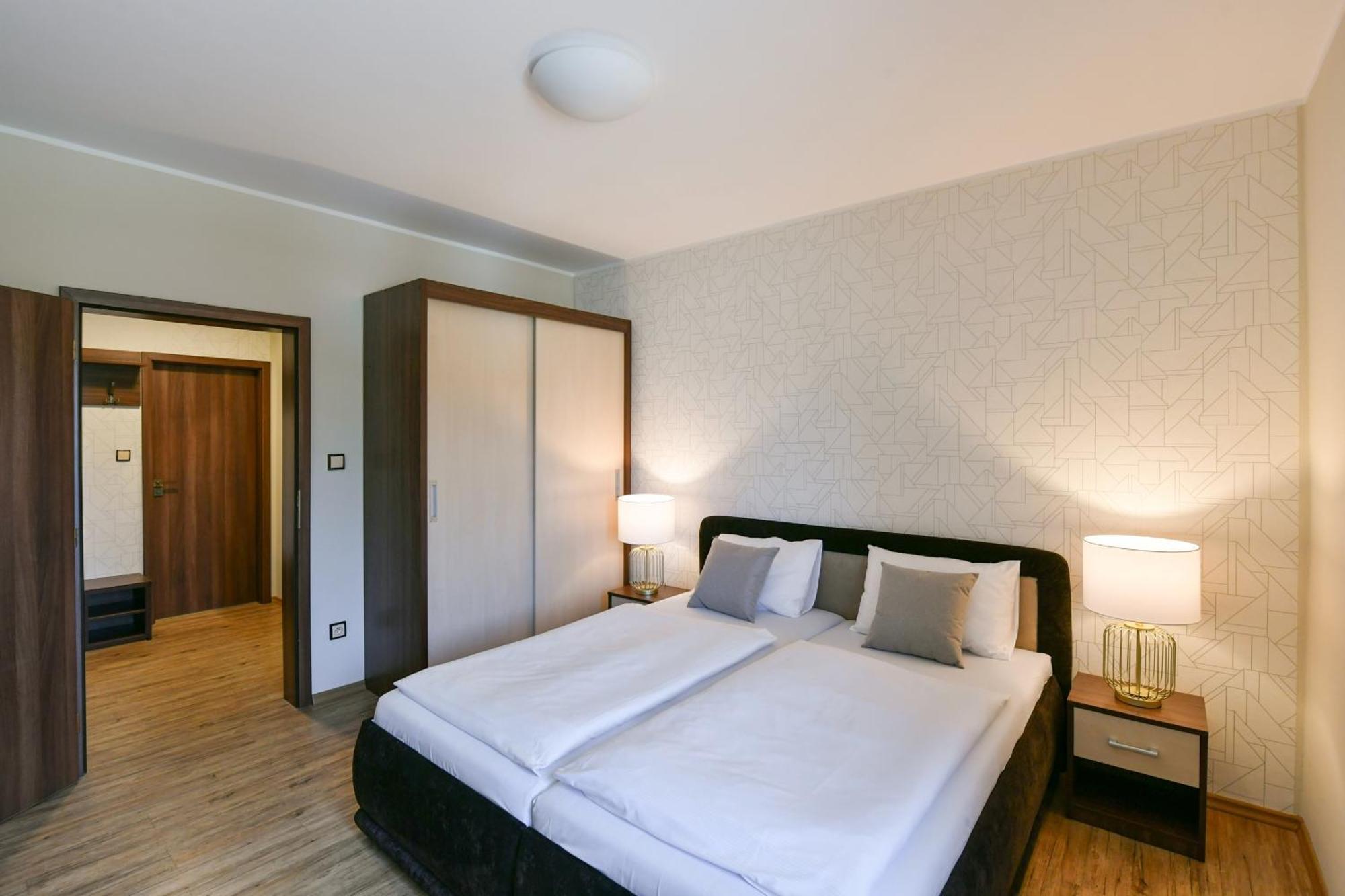 Apartmany Na Seniku トレボン エクステリア 写真