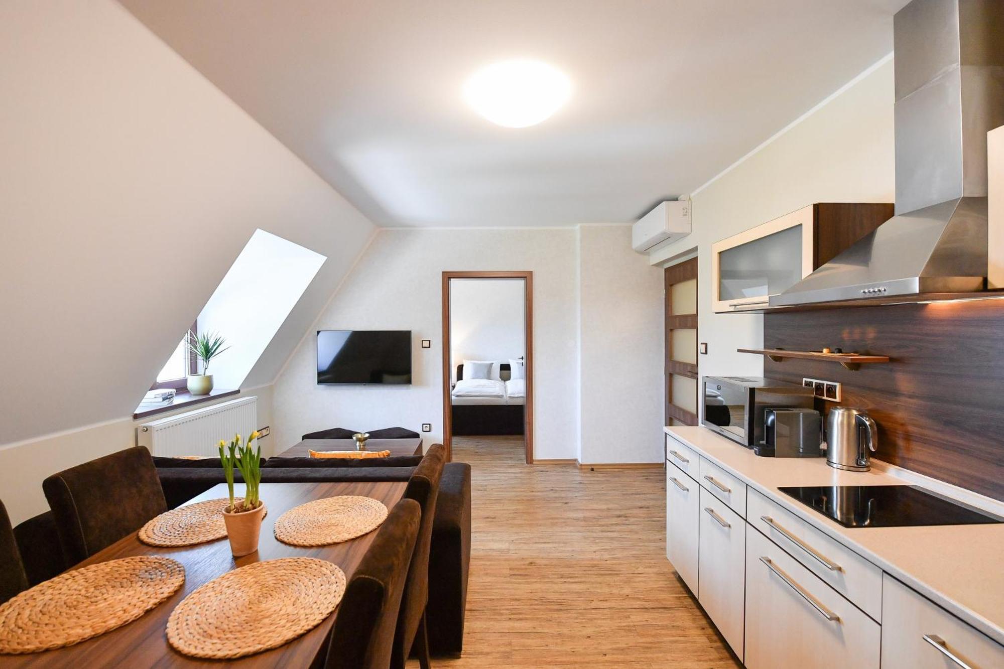 Apartmany Na Seniku トレボン エクステリア 写真